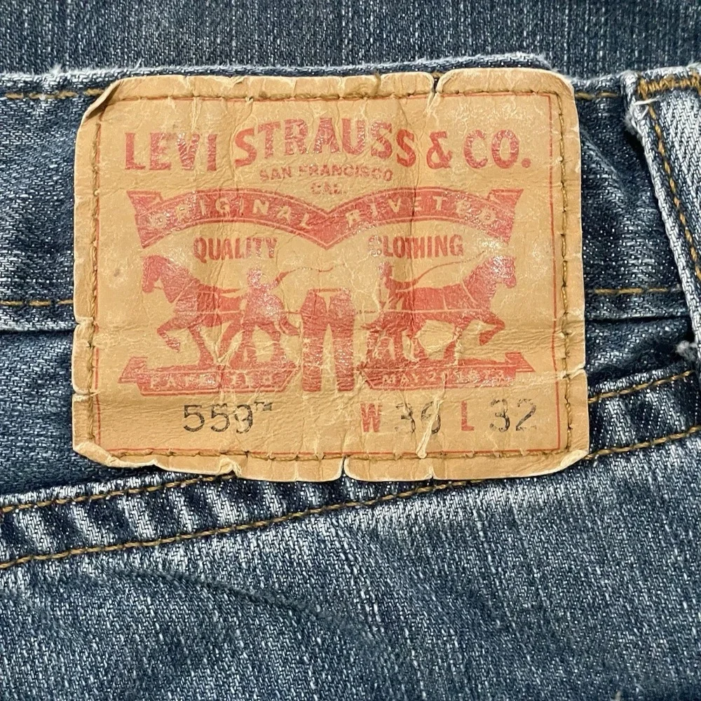 Vintage Levi's 501‎ Blue Jeans  36 X 32 Button Fly Denim Pants Classic Preppy